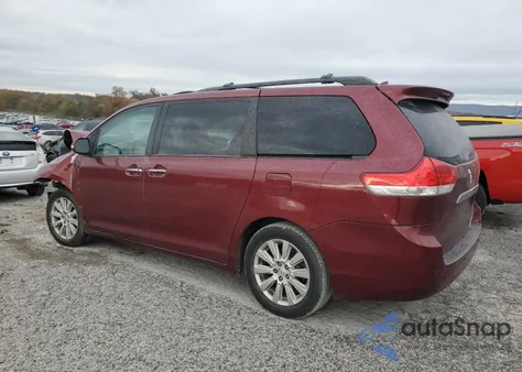 2014 Toyota Sienna Xle z USA, uszkodzony, nr VIN 5TDDK3DC2ES083422